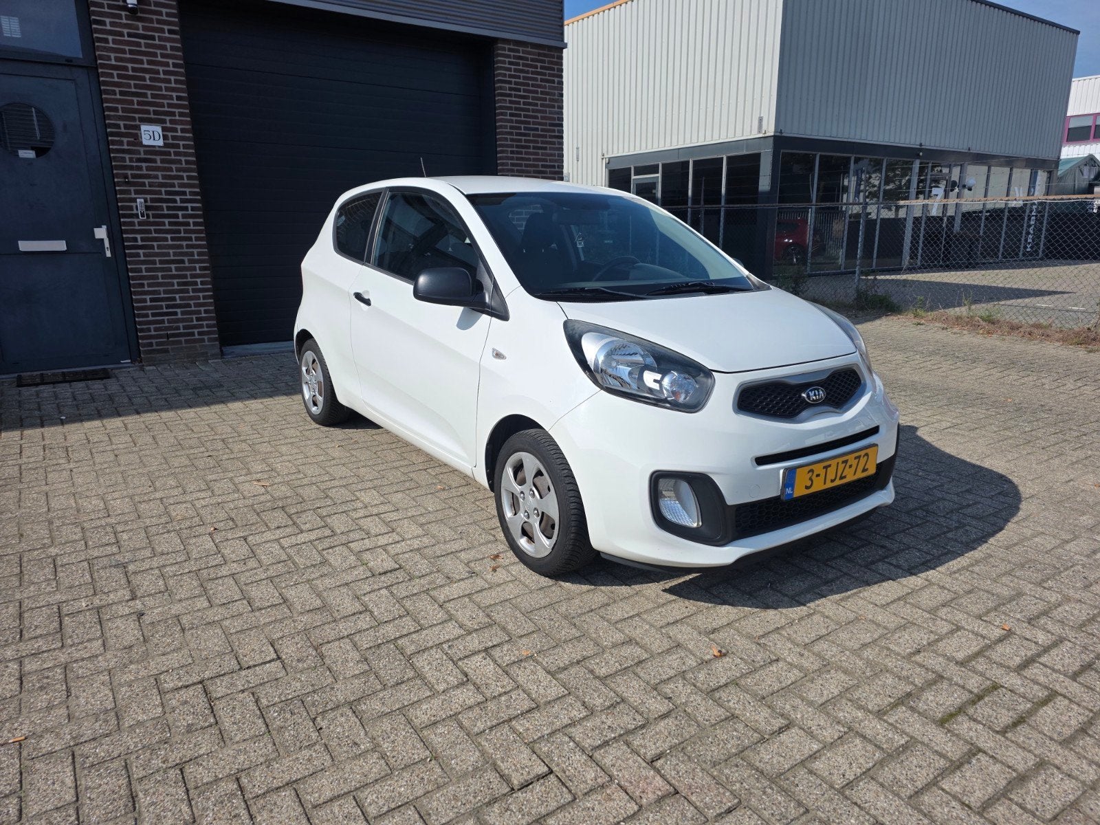 Kia Picanto 1.0 Cvvt 3-DRS 2014 Wit meeneemprijs, Voorwielaandrijving, 400 kg, Wit, Origineel Nederlands