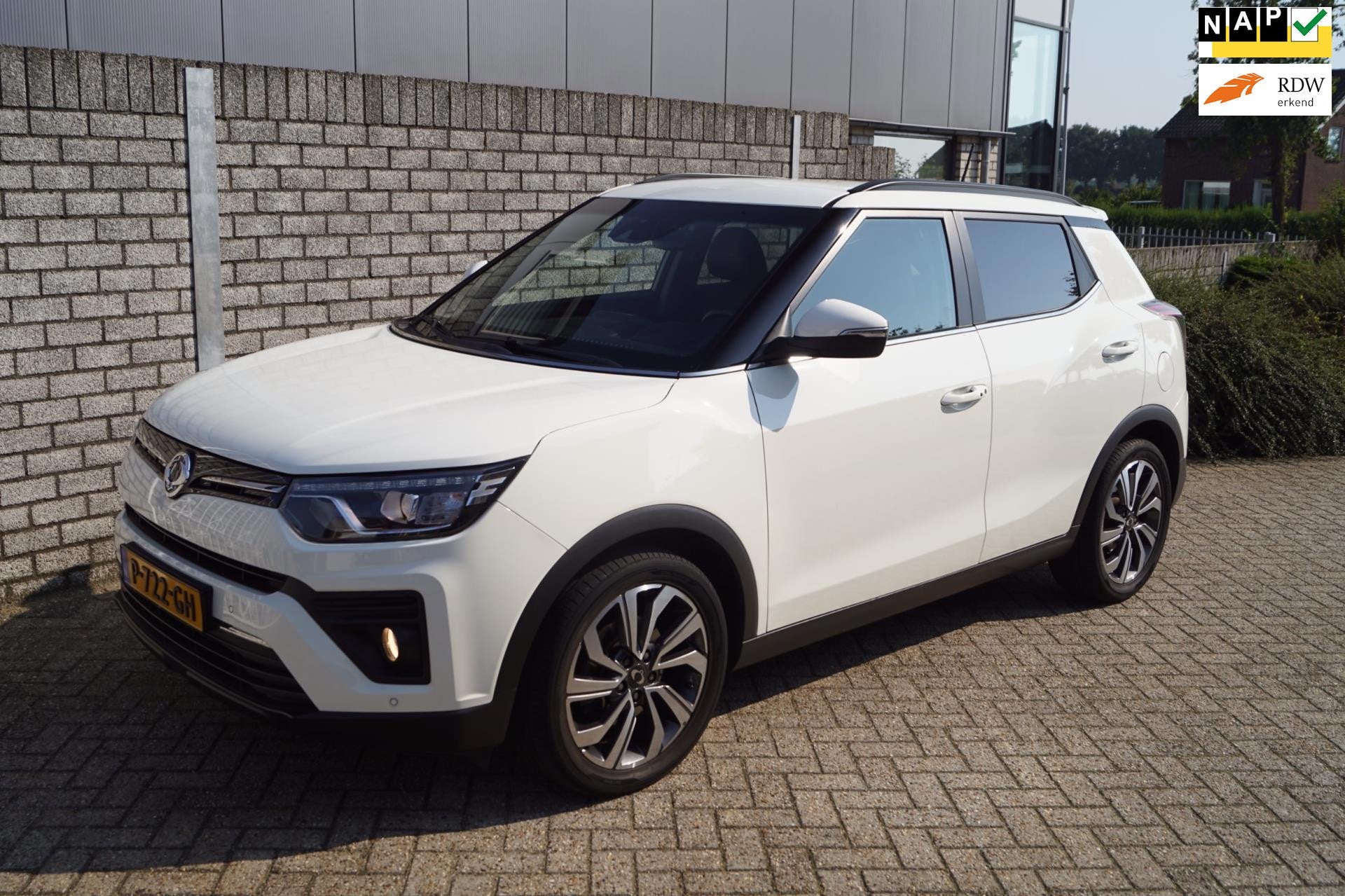 SsangYong Tivoli 1.5 T-GDI 2WD Quartz 163PK Navi Camera Half, Auto's, SsangYong, Voorwielaandrijving, Dealer onderhouden, Gebruikt