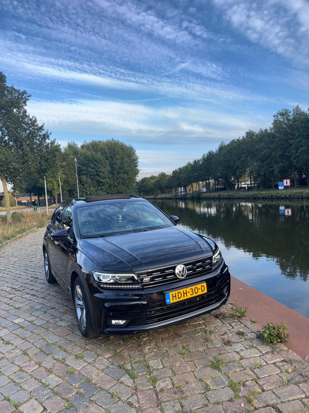 Volkswagen Tiguan 1.5 TSI ACT 150pk DSG 2019 Zwart, Auto's, 1498 cc, Zwart, 4 cilinders, Zwart