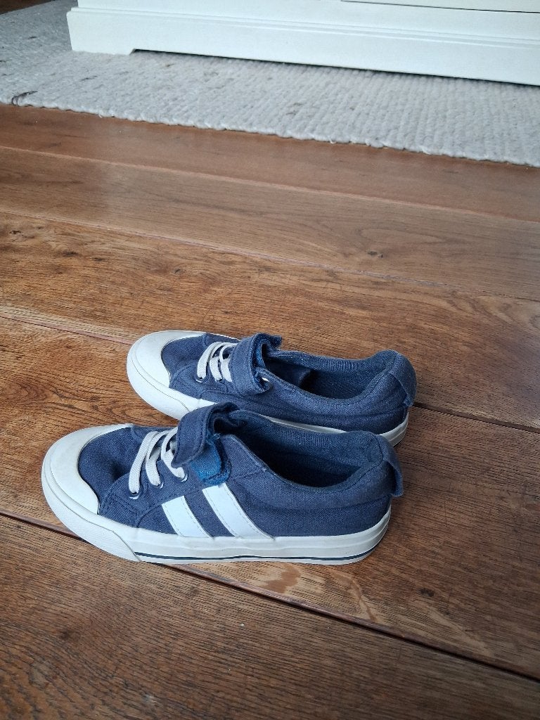 Gymschoenen kind maat 30, Kinderen en Baby's, Kinderkleding | Schoenen en Sokken, Gebruikt, Ophalen of Verzenden, Scapino, Jongen of Meisje