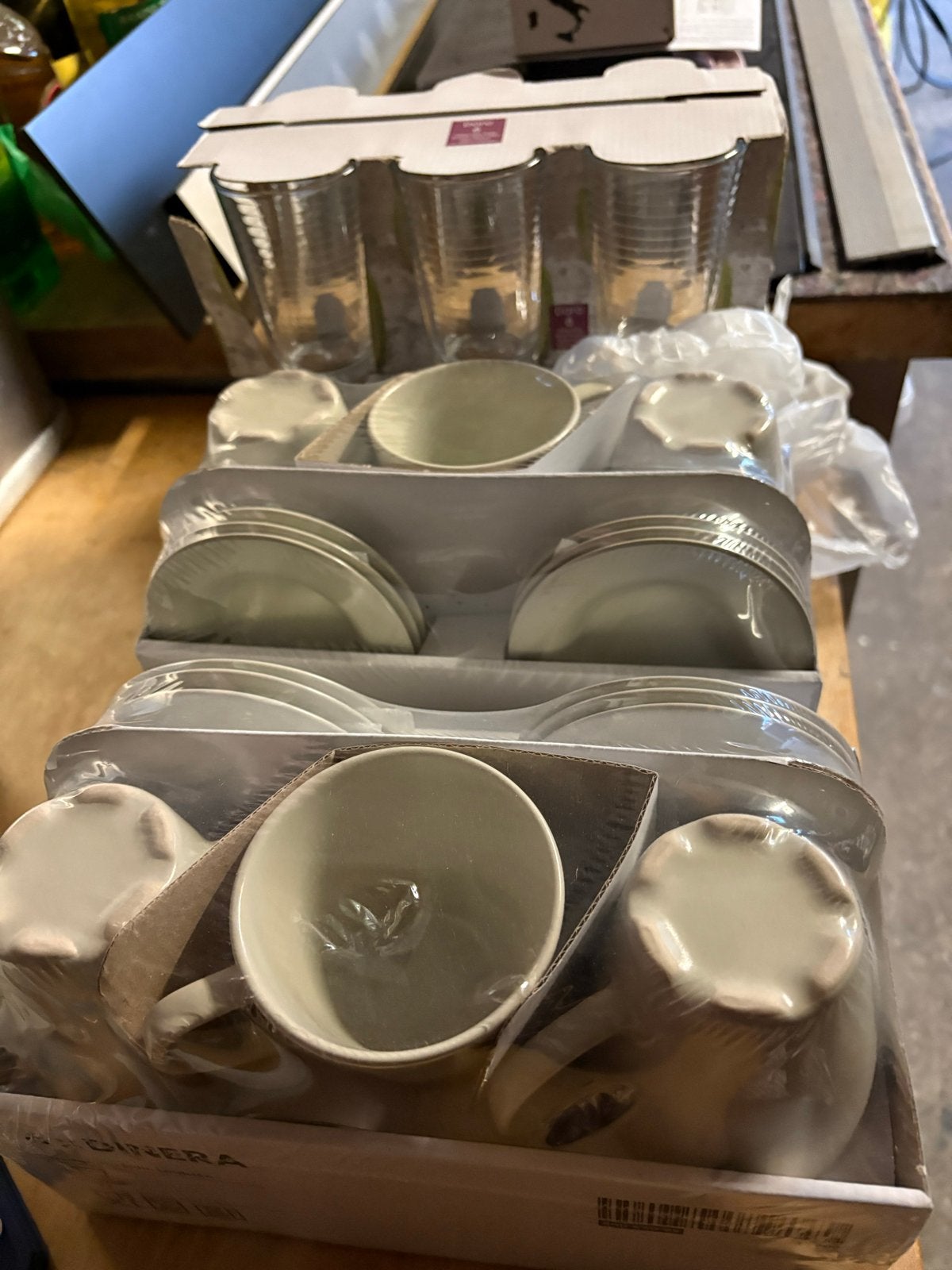 Koffiekopjes met schoteltjes en glazen (12 stuks), Ophalen, Keramiek, Zo goed als nieuw, Overige stijlen