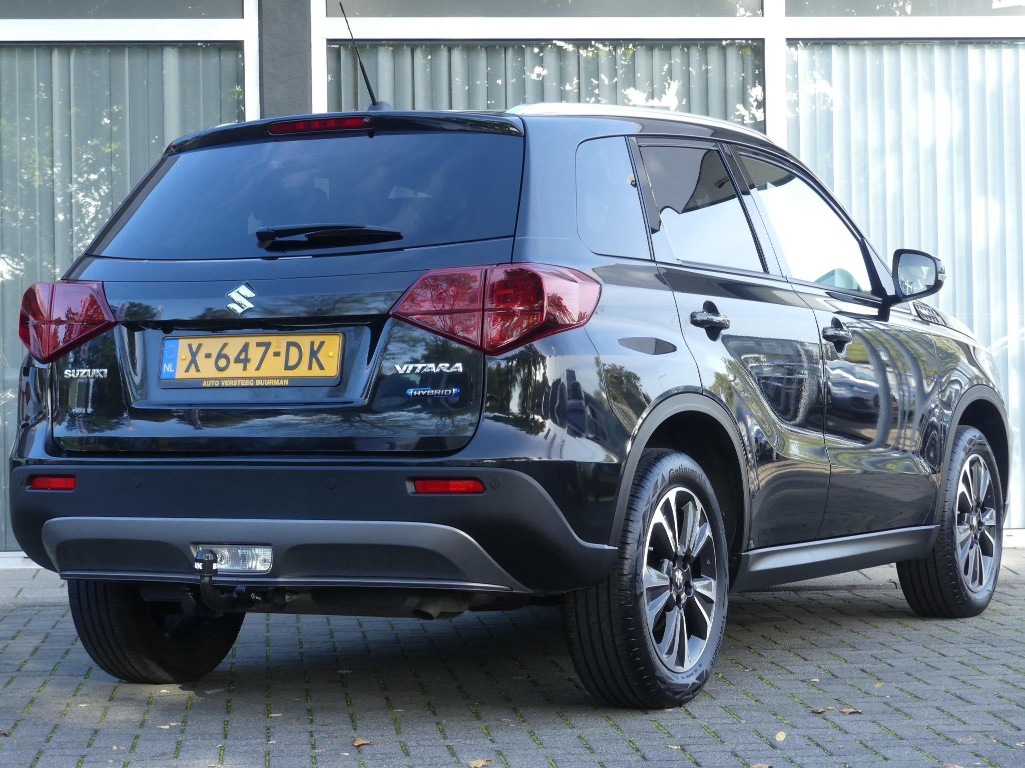 Suzuki Vitara 1.5 Hybrid Style AUTOMAAT TREKHAAK, 1ste eigen, Auto's, 12 maanden, Gebruikt, 4 cilinders, 400 kg