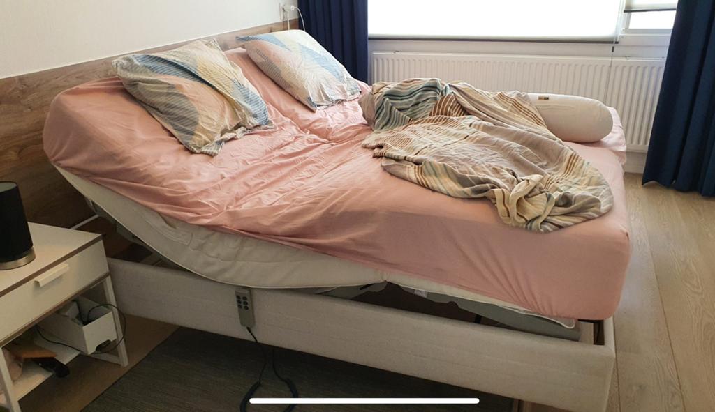 Ikea sultan elektrisch verstelbaar bed met luxe topper, Ophalen, 90 cm, Wit, Tweepersoons