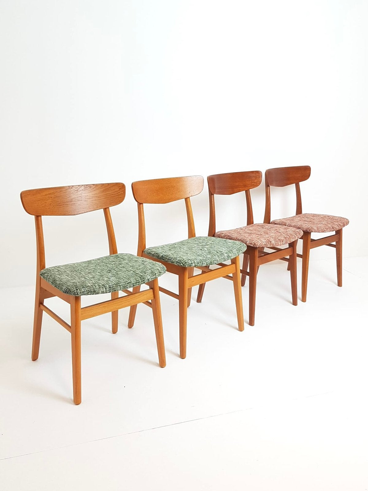 4 vintage farstrup stoelen nieuw gestoffeerd, Huis en Inrichting, Twee, Overige kleuren, Nieuw, Ophalen of Verzenden