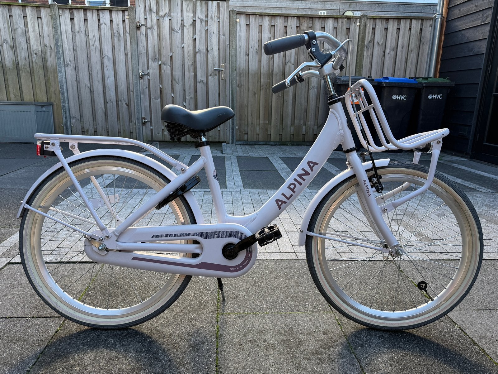 Alpina Clubb 22 inch meisjesfiets frosty pink, Ophalen, Zo goed als nieuw, Terugtraprem, 20 inch of meer