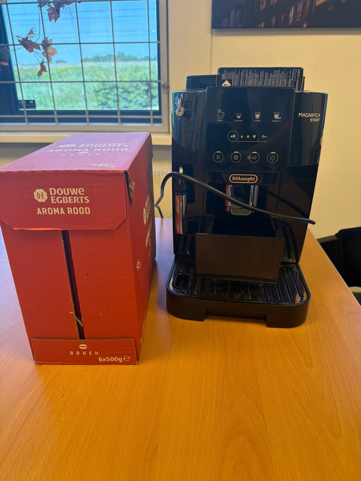 DeLonghi Magnifica Start bonen koffiemachine + 6x Douwe Egbe, Ophalen, Zo goed als nieuw, Koffiemachine, Koffiebonen