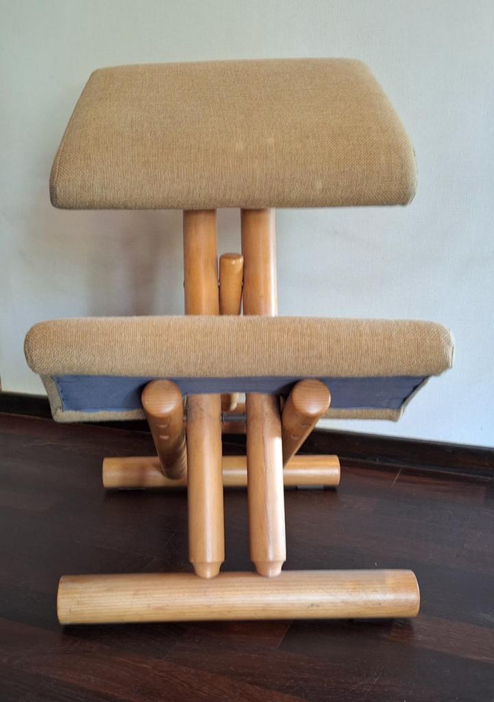 Scandinavische ergonomische kniestoel - crème hout, Gebruikt, Overige kleuren, Scandinavisch, Ergonomisch, Ophalen of Verzenden