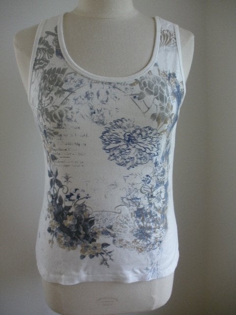 YESSICA top ecru met bloemen maat M - nieuw -, Kleding | Dames, Tops, Maat 38/40 (M), Nieuw, Ophalen of Verzenden, Zonder mouw