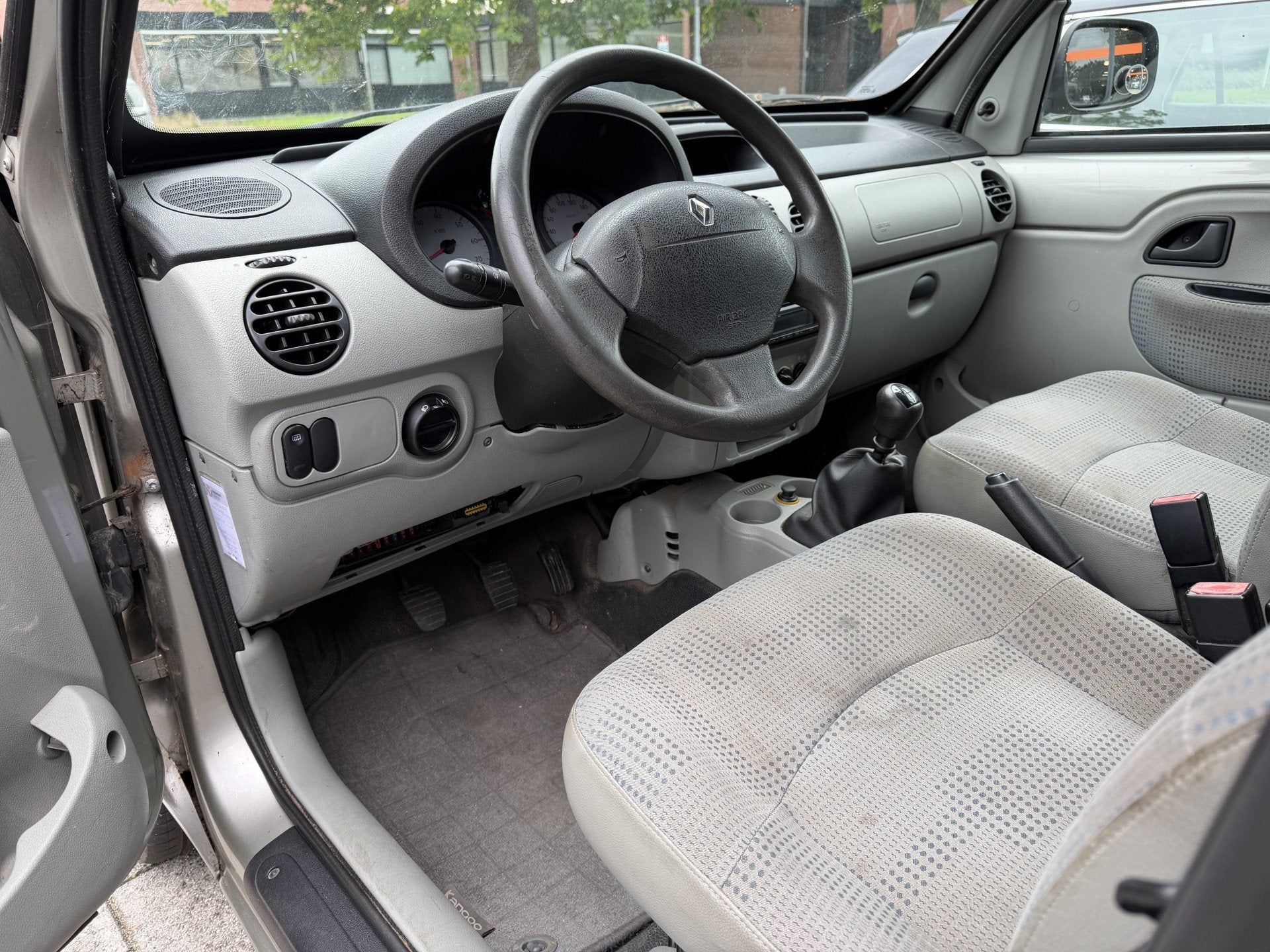 Renault Kangoo BWJ 2005 | 1.6-16V 98PK Privilège | TREKHAAK, Auto's, Stof, Gebruikt, 4 cilinders, 49 €/maand