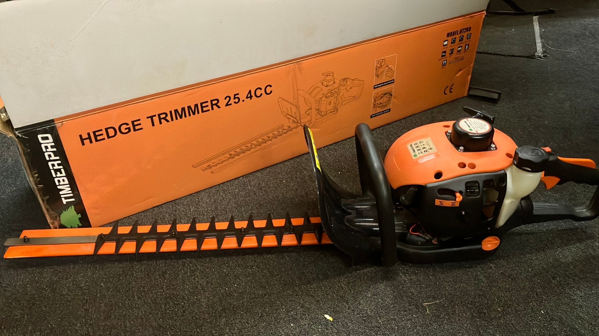 Timberpro Hedge Trimmer HT260, Ophalen, Zo goed als nieuw, Benzine