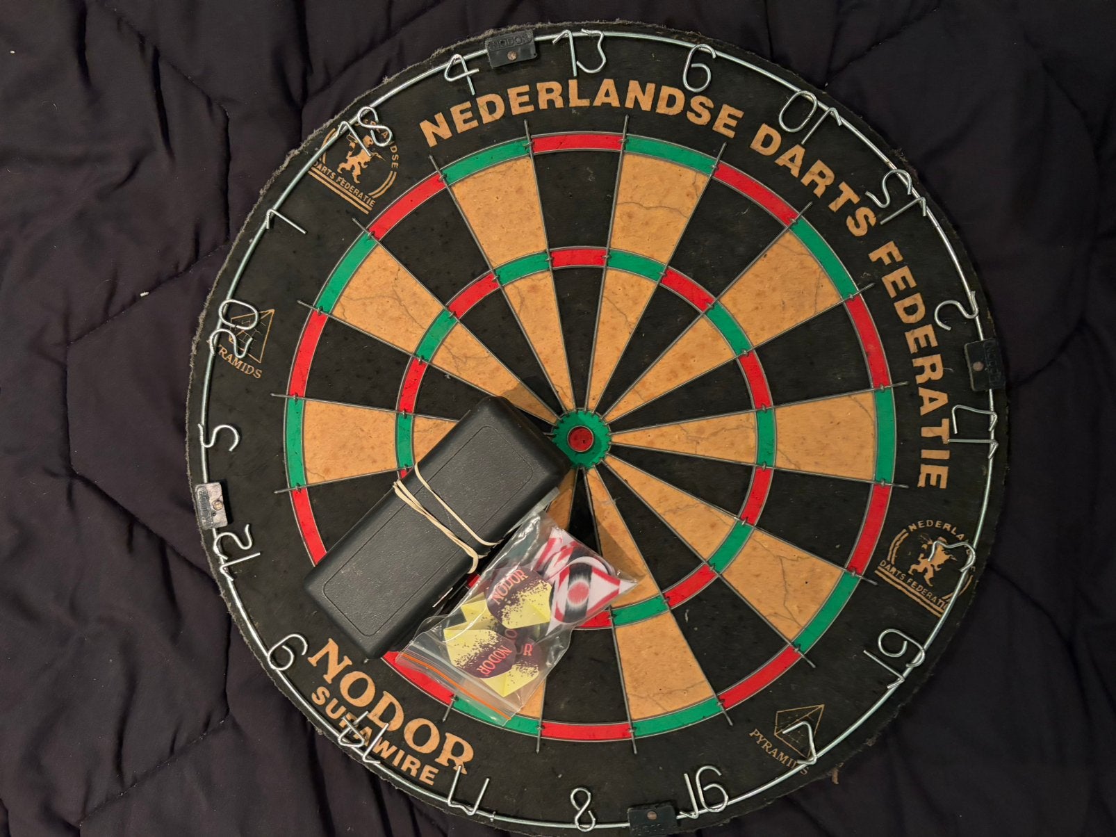 Dartboard nodor supawire, Sport en Fitness, Ophalen, Gebruikt, Dartbord met pijlen, Soft tip
