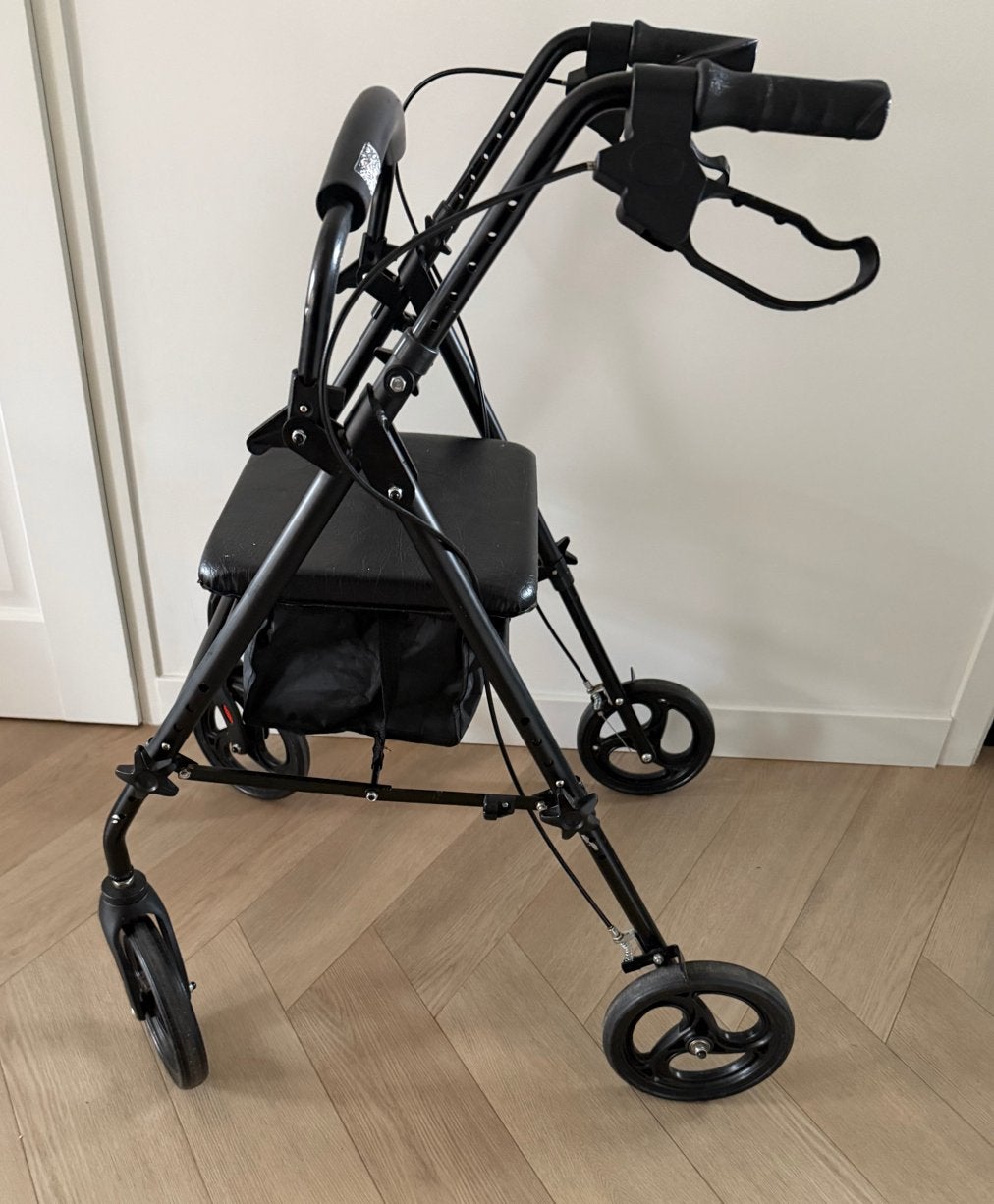 Lucovitaal Compacto Rollator Opvouwbaar, Ophalen, Opvouwbaar, Zo goed als nieuw