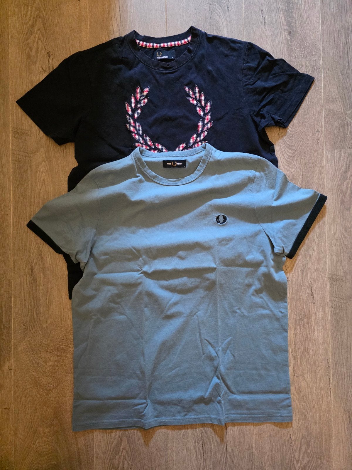 Fred Perry T-shirts (2 stuks) - donkerblauw en Lichtblauw, Kleding | Heren, T-shirts, Zwart, Overige maten, Ophalen of Verzenden