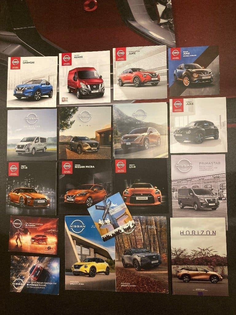 T E A B : 18 Verschillende NISSAN Folders / Brochures, Ophalen, Zo goed als nieuw, Nissan