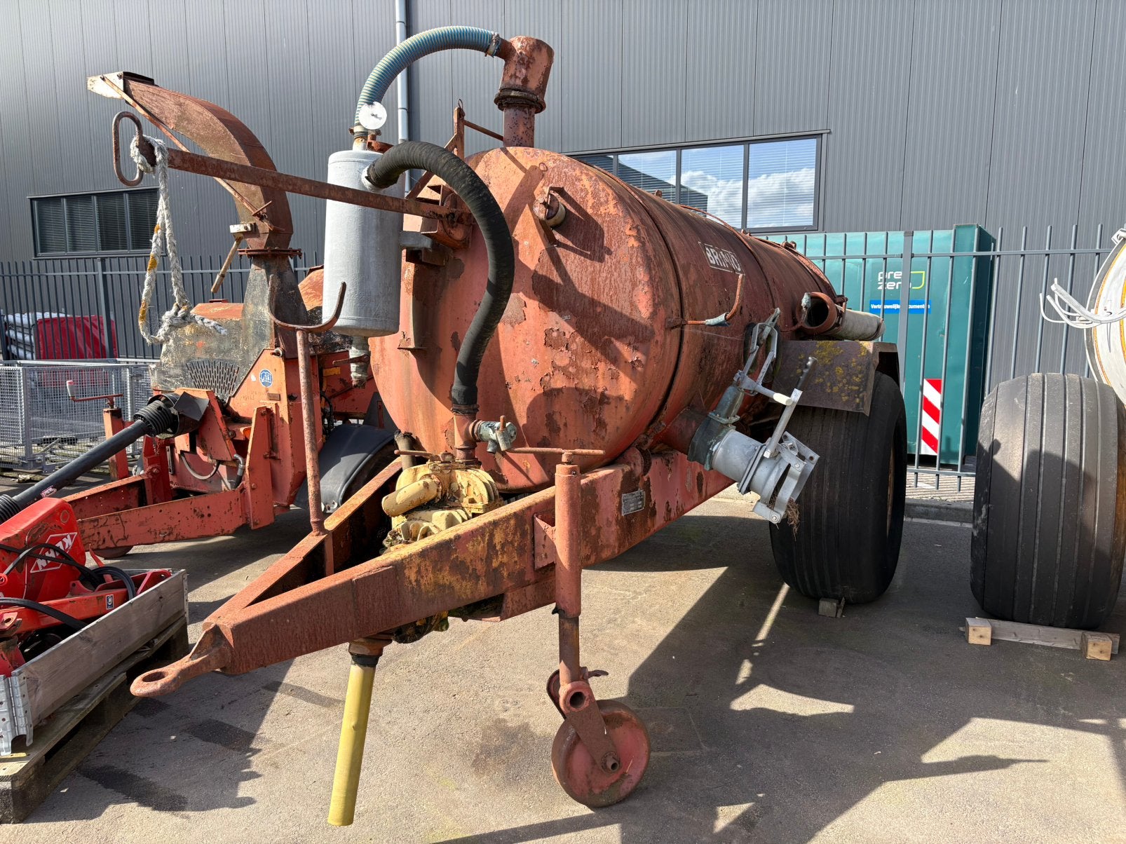 Veenhuis vacuumwagen 3600, Ophalen, Gewasbescherming en Bemesting