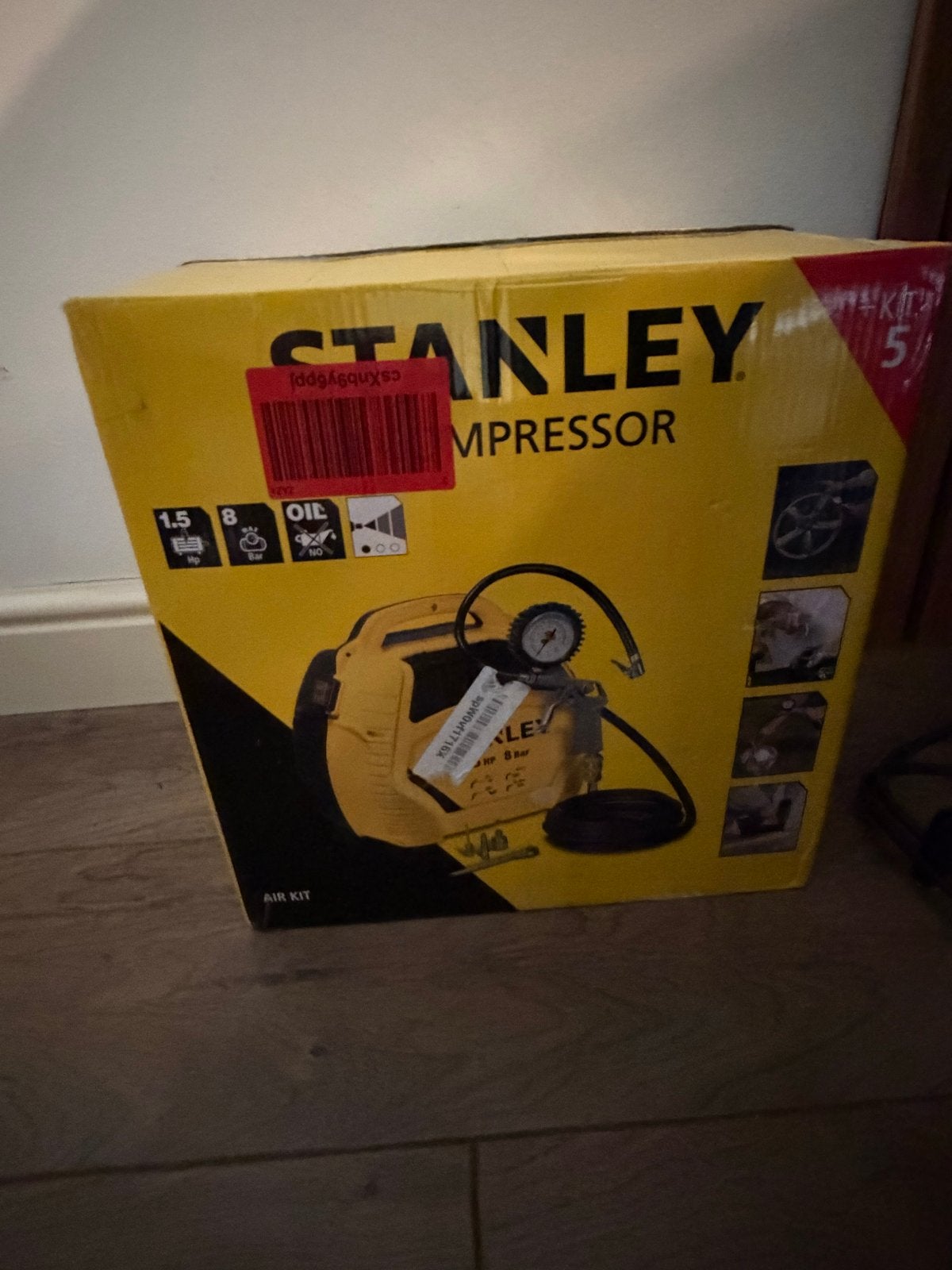 Stanley Luchtcompressor 1.5 PK 8 Bar - Nieuw in doos, Stanley, 6 tot 10 bar, Nieuw, Ophalen of Verzenden