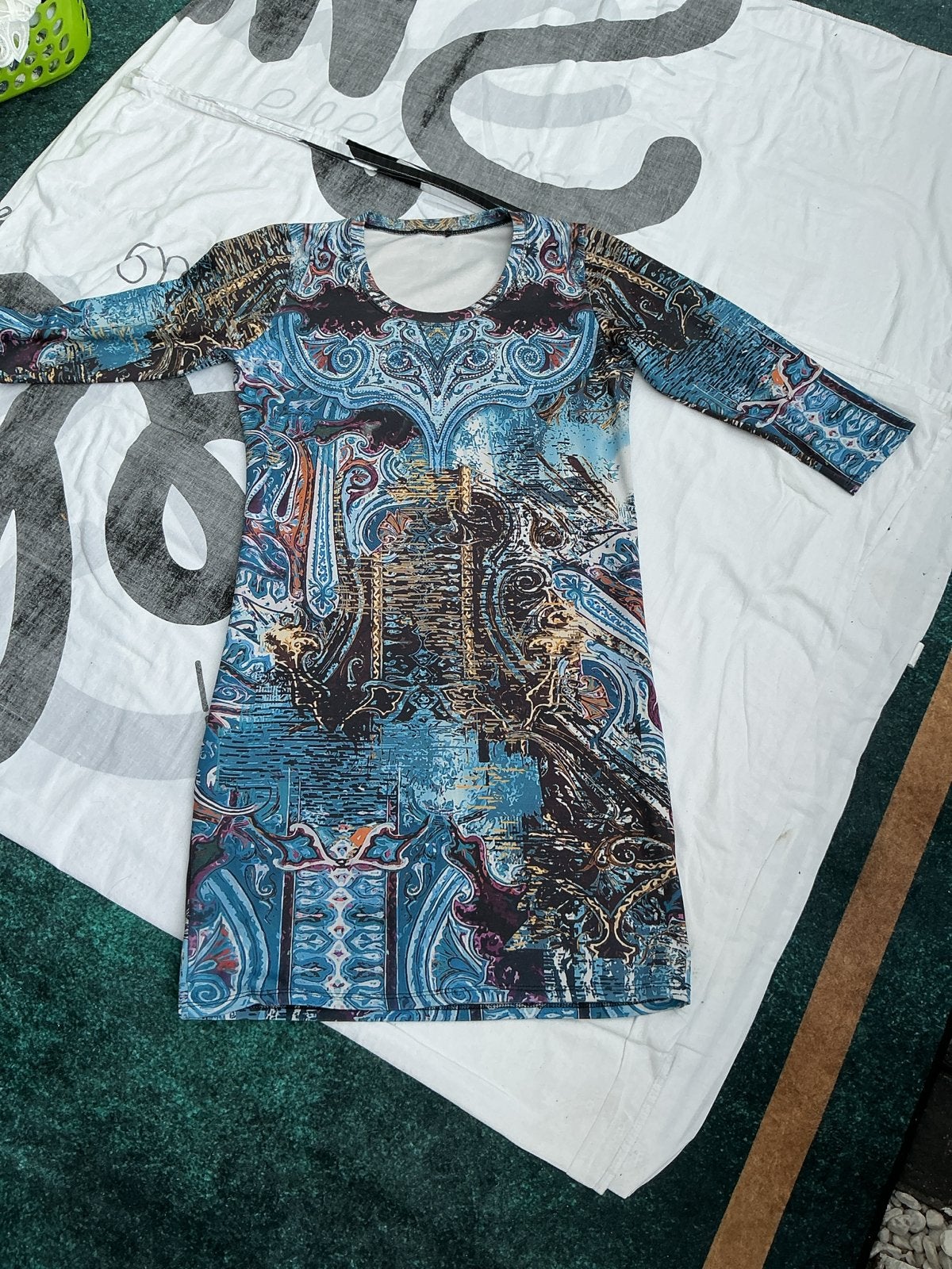 Unieke jurk met abstracte print, maat M, Kleding | Dames, Maat 38/40 (M), Meerkleurig, Ophalen of Verzenden, Zo goed als nieuw
