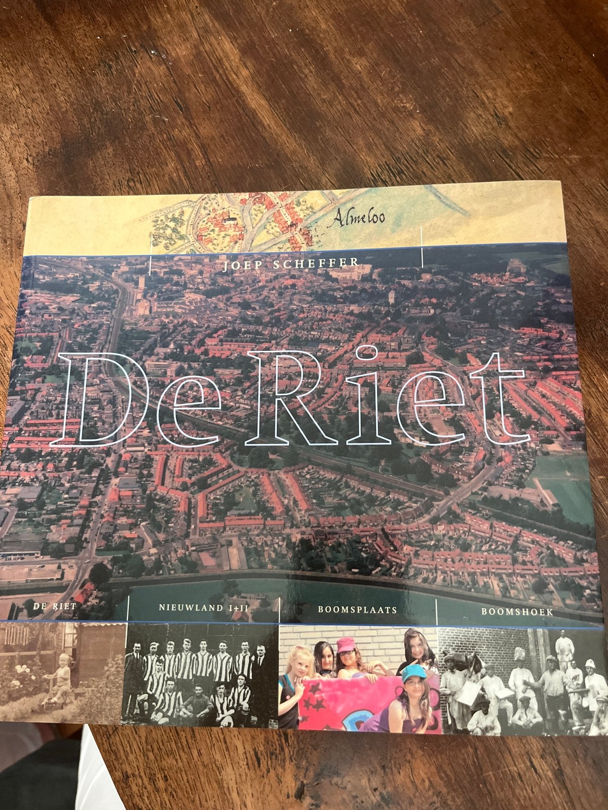 De Riet - Almelo: Geschiedenis van een Tuindorp, Ophalen of Verzenden, 20e eeuw of later, Zo goed als nieuw