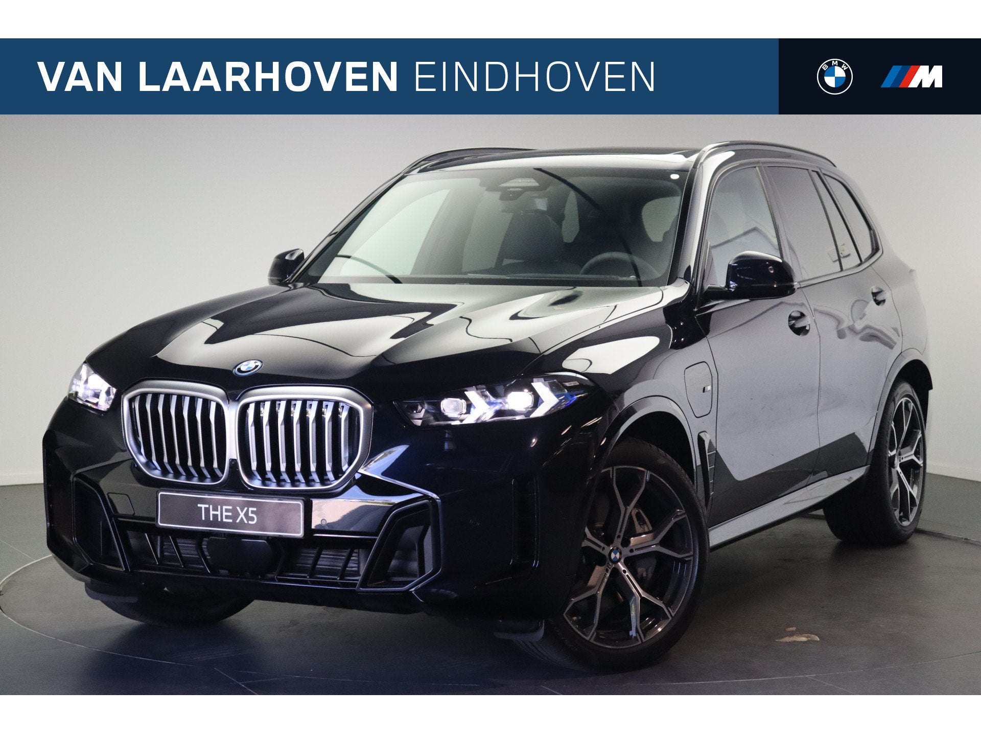 BMW X5 xDrive50e M Sport Automaat / Panoramadak / Trekhaak /, Automaat, Dealer onderhouden, 2395 kg, Zwart