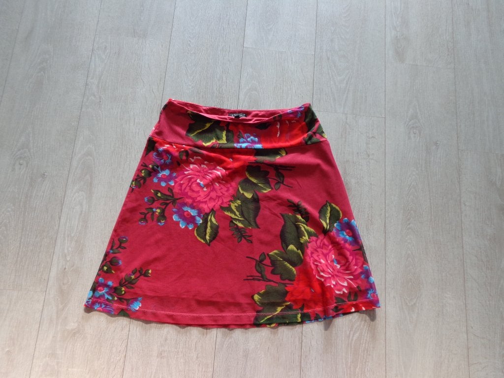 rood gebloemde rok van King Louie, maat M, Kleding | Dames, Maat 38/40 (M), Ophalen of Verzenden, Zo goed als nieuw, Boven de knie