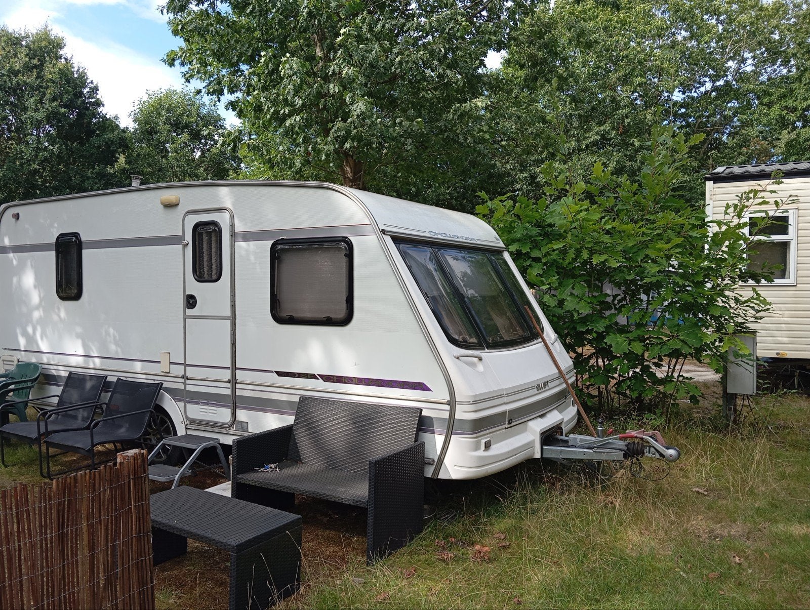 Swift Challenger 500, Caravans en Kamperen, Frans bed, Treinzit, Particulier, Tot en met 4