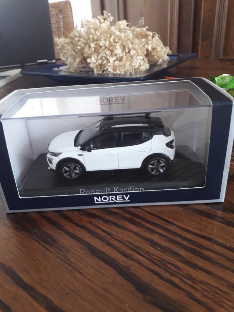 Renault Kardian white/black norev 1/43, Hobby en Vrije tijd, Modelauto's | 1:43, Ophalen of Verzenden, Nieuw, Auto, Norev