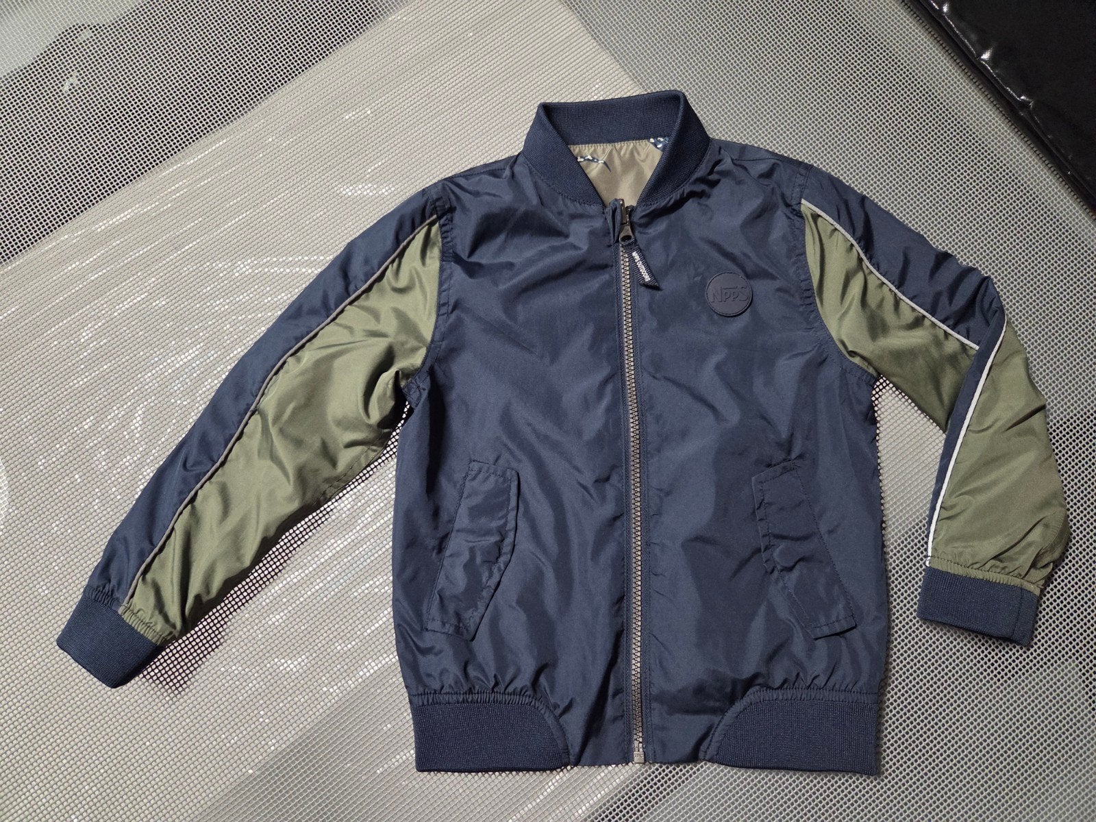 Nieuwe Noppies Zomerjas Reversible Maat 116, Kinderen en Baby's, Kinderkleding | Maat 116, Verzenden, Nieuw, Jongen, Noppies