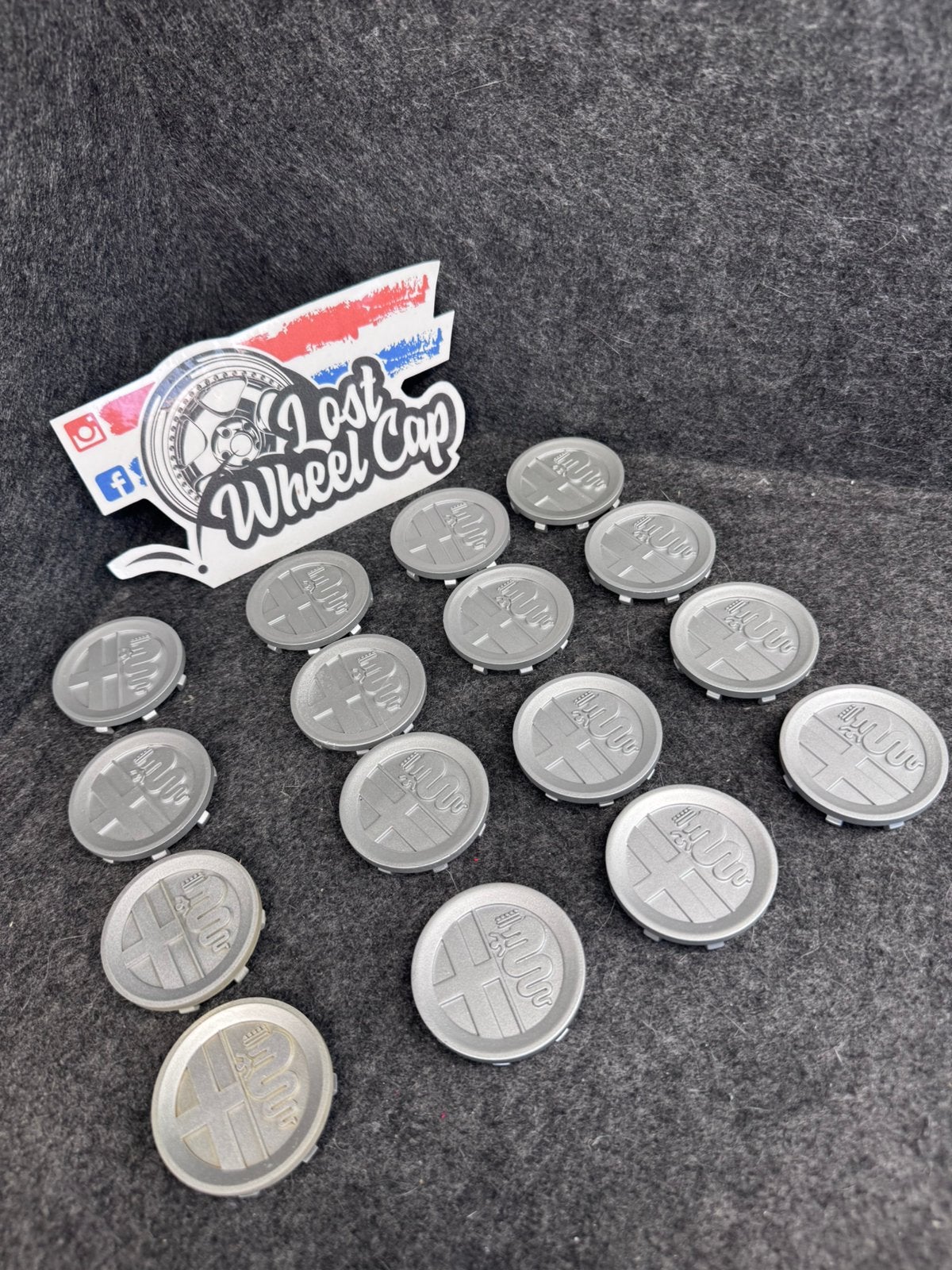 Alfa romeo oldtimer naafdoppen, Auto diversen, Wieldoppen, Ophalen of Verzenden, Zo goed als nieuw