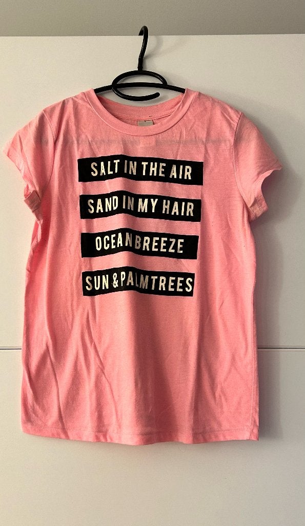 Here & There roze T-shirt met tekst 158/164, Gebruikt, Meisje, Ophalen of Verzenden, Shirt of Longsleeve