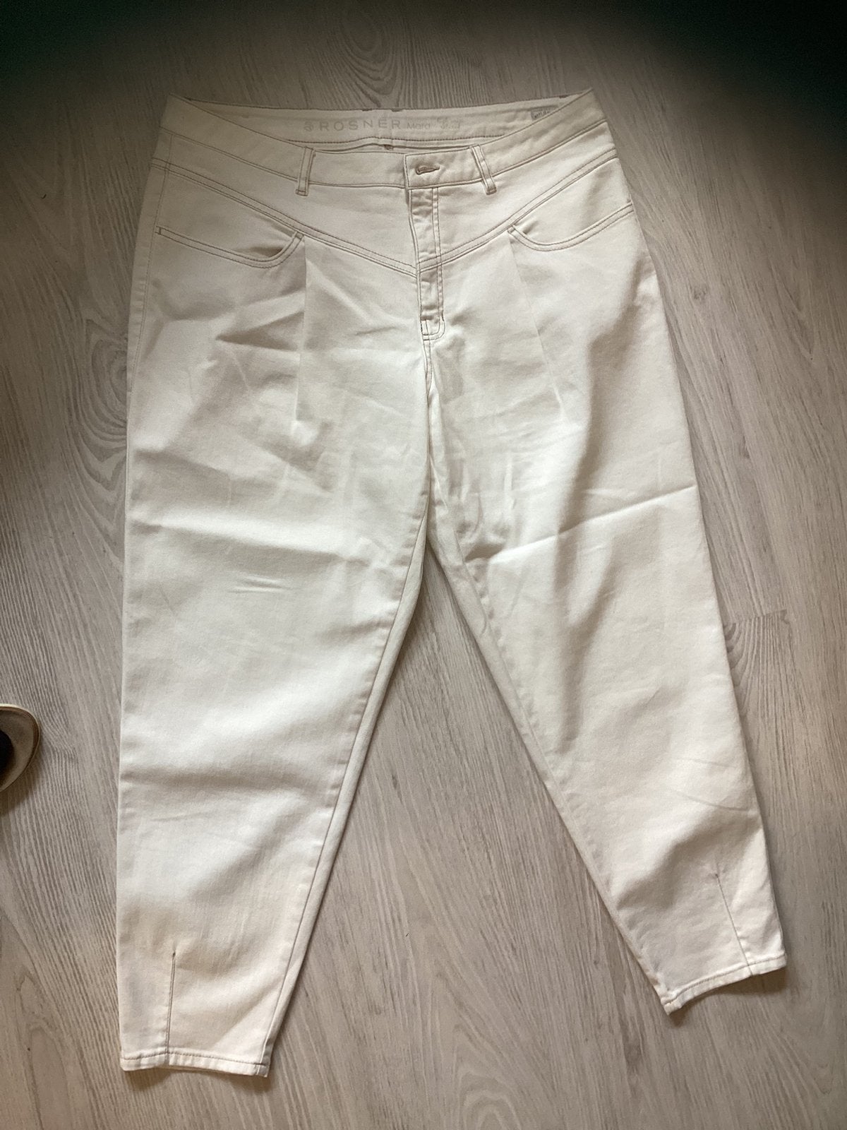 Rosner, Mara, zand kleurige bandplooi broek, mt44, high, Beige, Maat 42/44 (L), Ophalen of Verzenden, Zo goed als nieuw