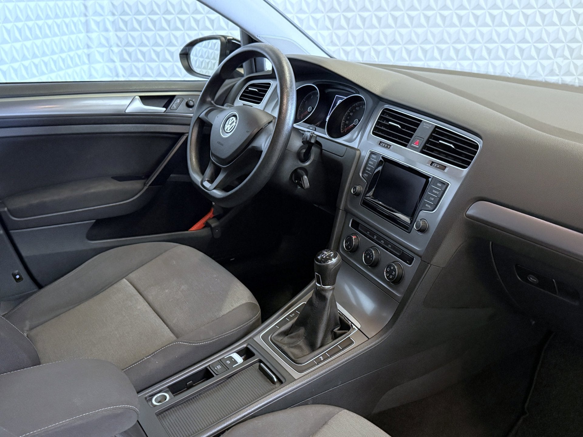 Volkswagen Golf 1.2 TSI Trendline Airco Navigatie PDC 18"LMV, Auto's, Voorwielaandrijving, Euro 5, Gebruikt, 4 cilinders