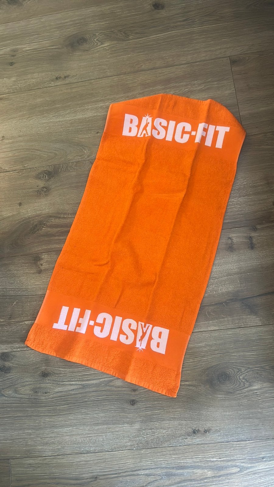 Basic fit handddoek, Sport en Fitness, Fitnessmaterialen, Ophalen of Verzenden, Zo goed als nieuw