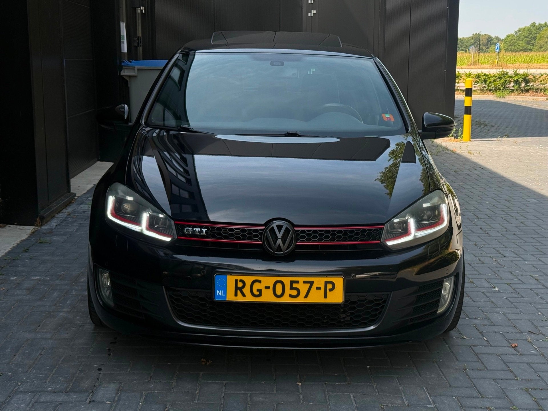 Volkswagen Golf 2.0 GTI LEDER/LED/DSG/DAKJE/PDC/FLIPPERS/VOL, Euro 5, Gebruikt, Zwart, 4 cilinders