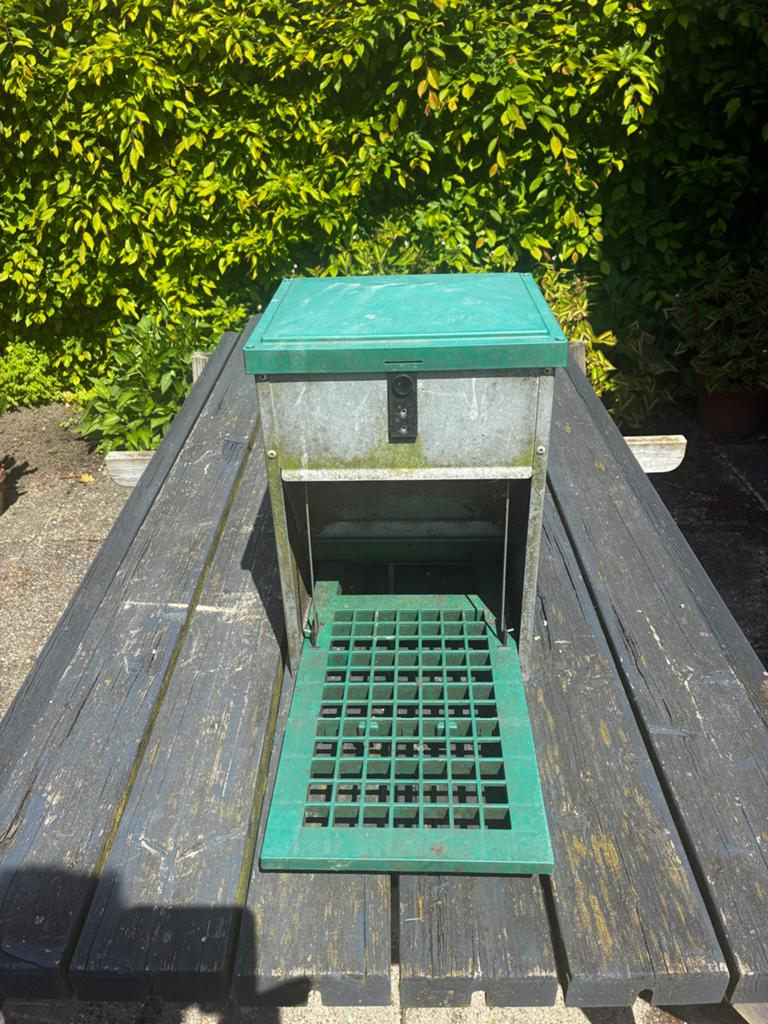 Feed O Matic voerbak, Ophalen, Gebruikt
