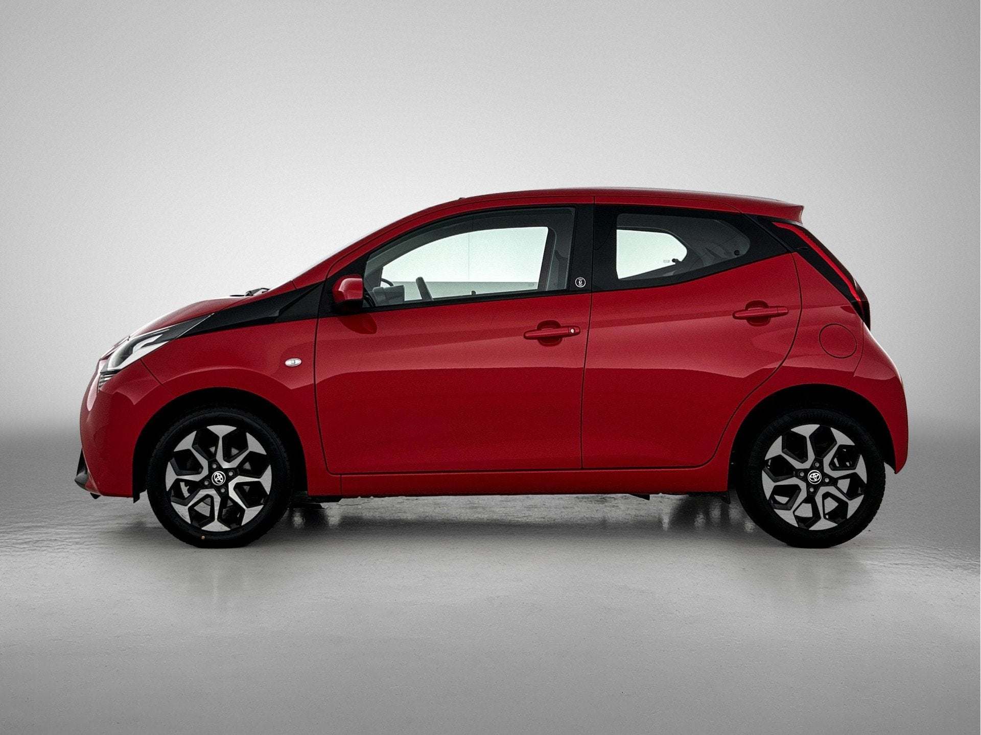 Toyota Aygo 1.0 VVT-i x-play | Apple CarPlay/Android Auto |, Voorwielaandrijving, 12 maanden, Stof, Gebruikt