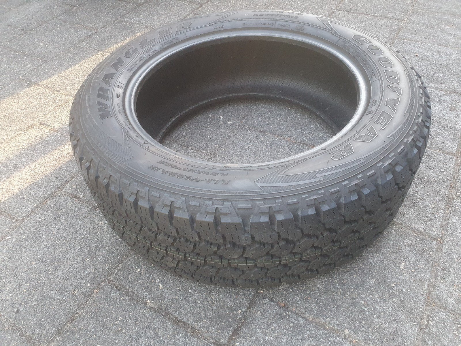 Defender/Landrover Suv 4x Goodyear Wrangler Lr 255-60-20, Ophalen, Zo goed als nieuw