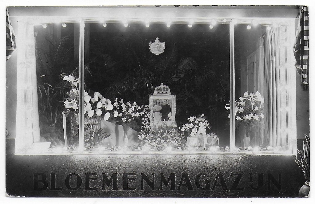 Bloemenmagazijn Oude Ongelopen Ansichtkaart (B7611 ), Ophalen of Verzenden, 1960 tot 1980, Ongelopen