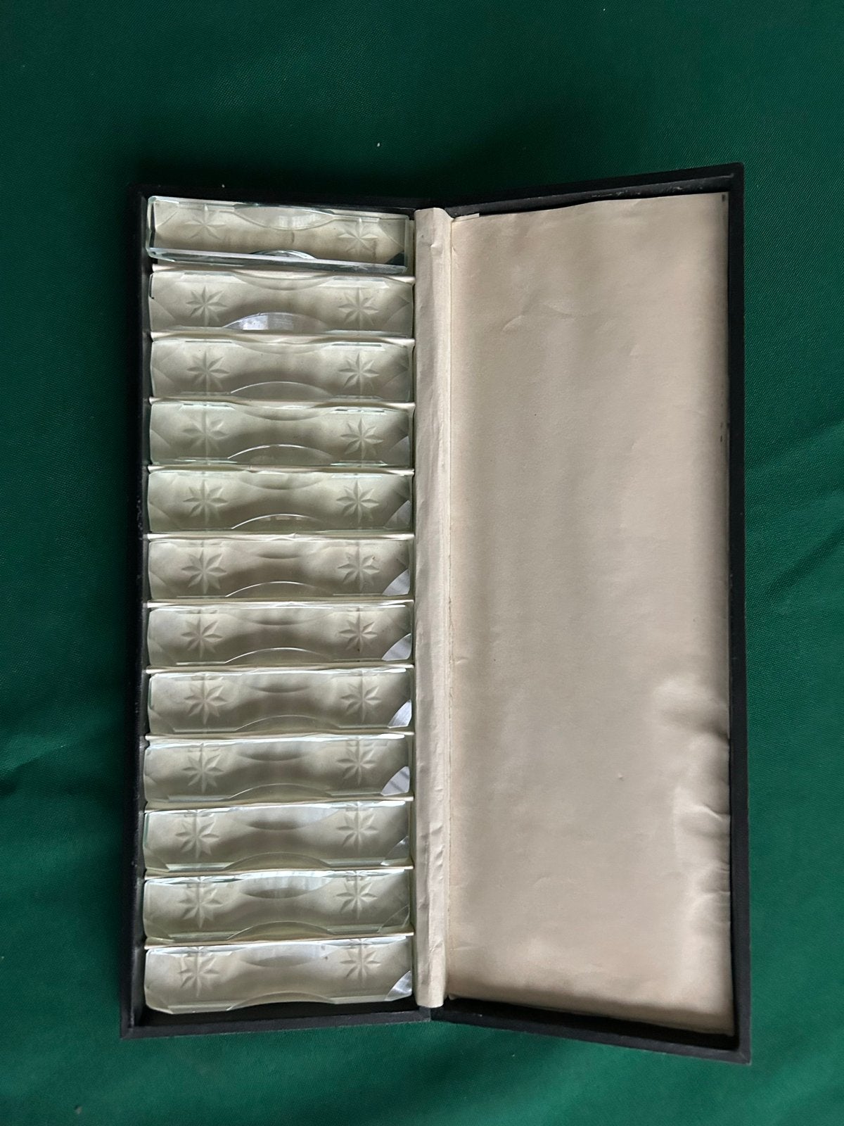 Set van 12 antieke glazen messenleggers met sterdecoratie, Ophalen of Verzenden