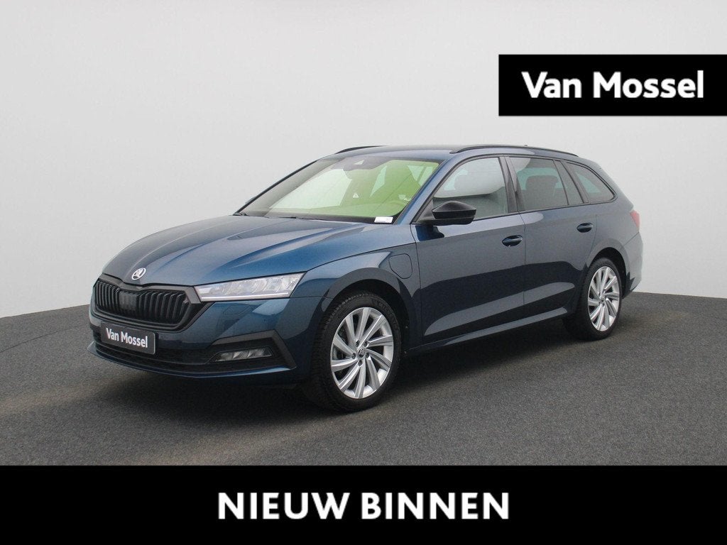 Skoda Octavia Combi 1.4 TSI PHEV 150kW DSG6 Ambition, 12 maanden, Stof, Gebruikt, 4 cilinders