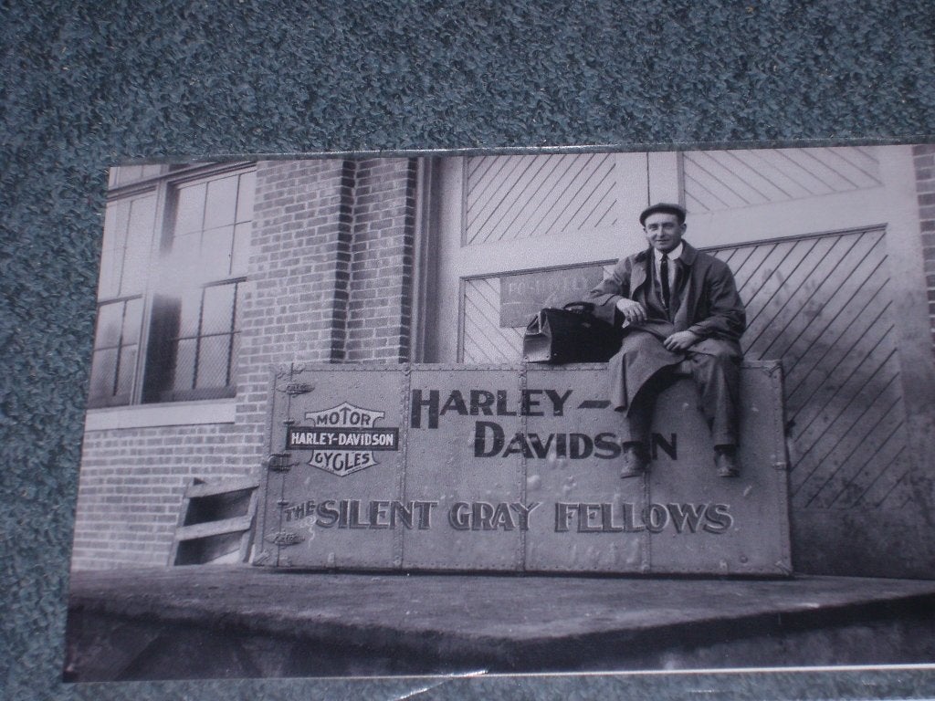 Harley Davidson Silent Gray Fellows Motor Cycles FOTO., Ophalen of Verzenden, Nieuw, Motoren