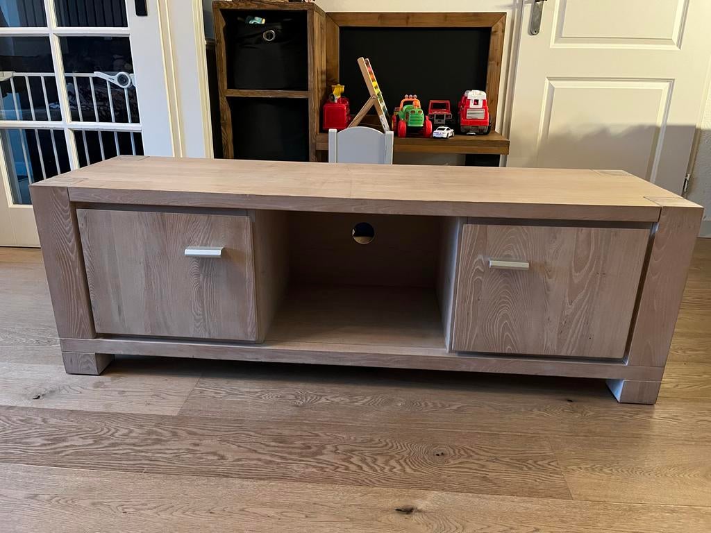 Mooi en functioneel TV-meubel 150x50x45 cm, Huis en Inrichting, Kasten | Televisiemeubels, Gebruikt, Minder dan 100 cm, 150 tot 200 cm