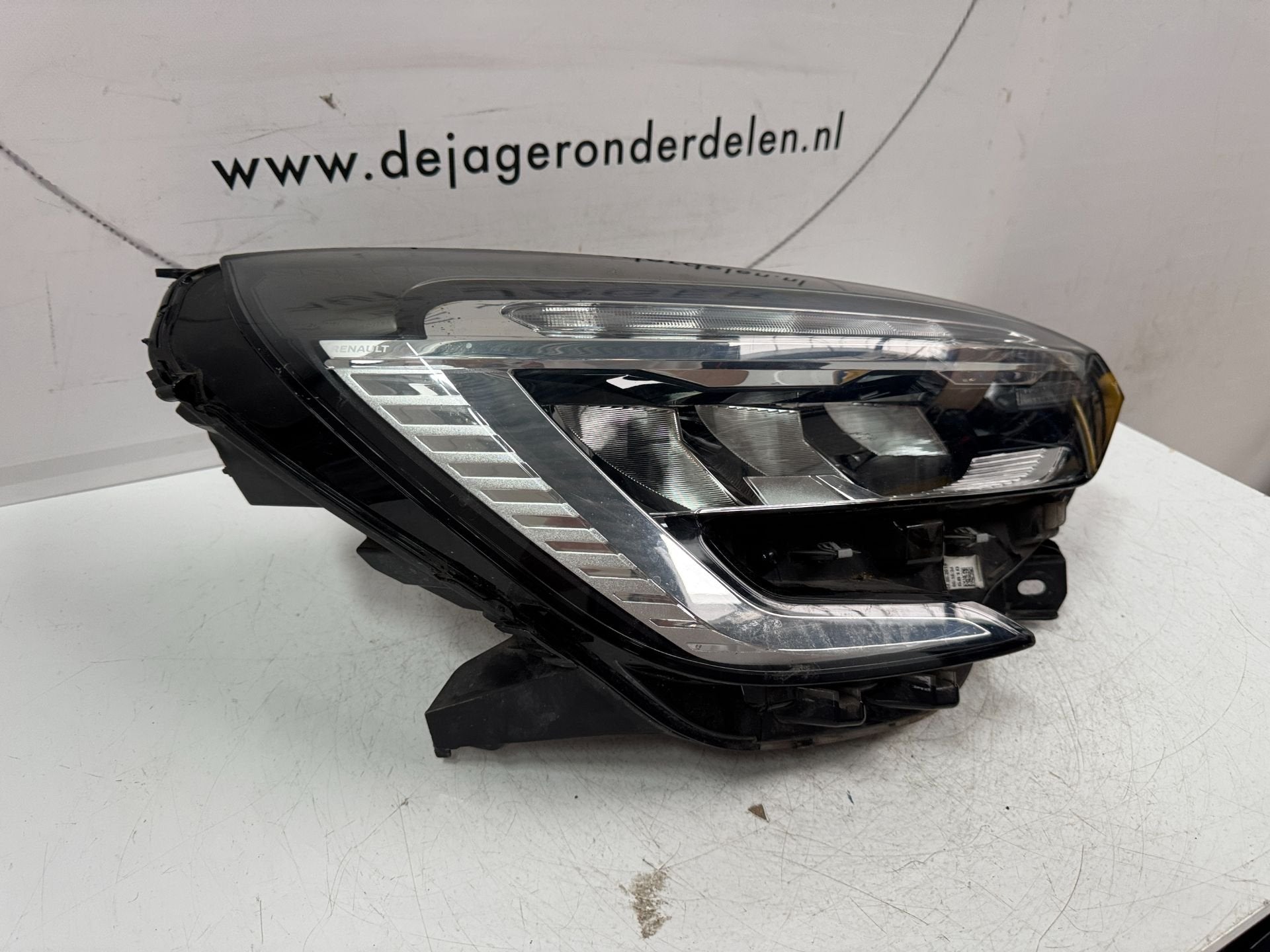 RENAULT CLIO 5 V 2020 KOPLAMP VOOR RECHTS LED 260108676R, Renault Group, Gebruikt, Contact.group@renault.com, Renault