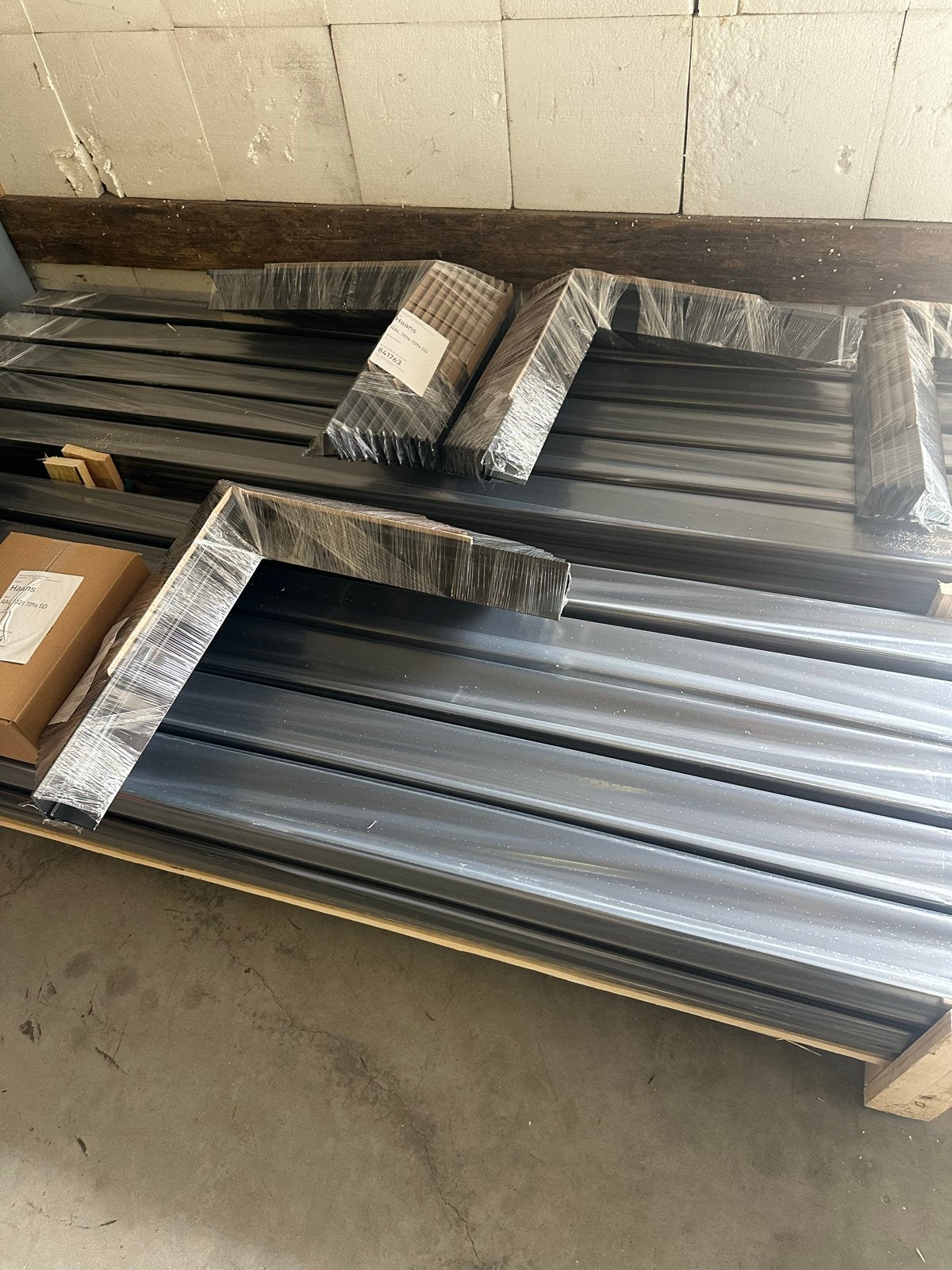 Koopje daktrim 60/64mm ral kleuren 9005 7016 7021 €8,50 pm1, Ophalen of Verzenden, Nieuw, Aluminium