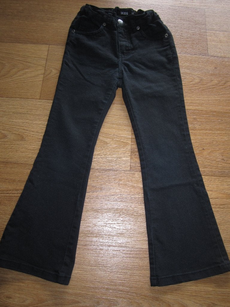 Europe kids zwarte flared broek maat 128, Ophalen of Verzenden, Gebruikt, Meisje, Broek