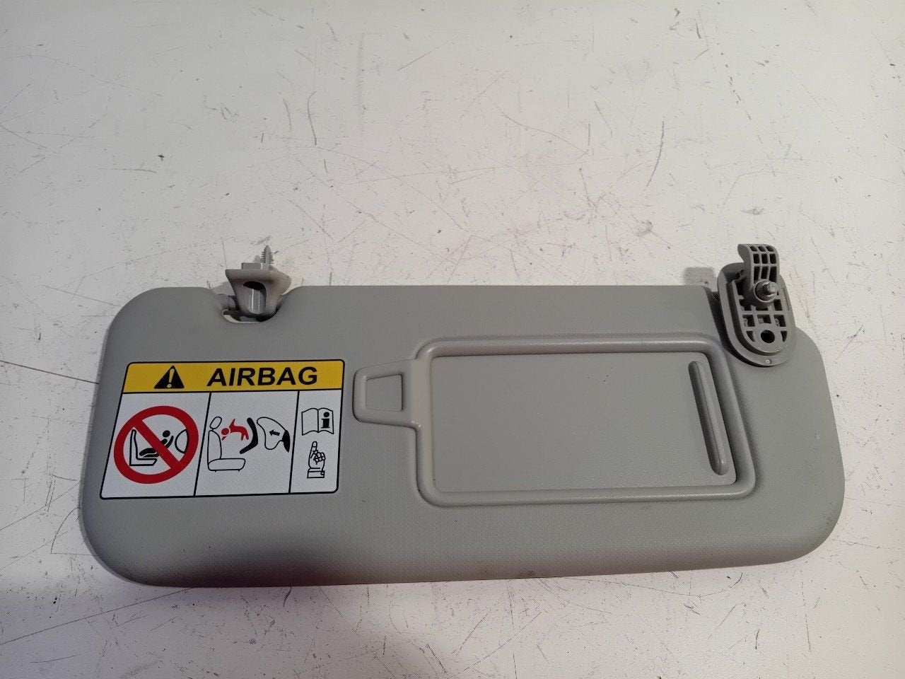 Zonneklep rechts Kia Stonic, Auto-onderdelen, Interieur en Bekleding, Onderdelen@venauto.nl, Van der Ven Autorecycling B.V., Ettenseweg 76, 4706 PB Roosendaal, The Netherlands