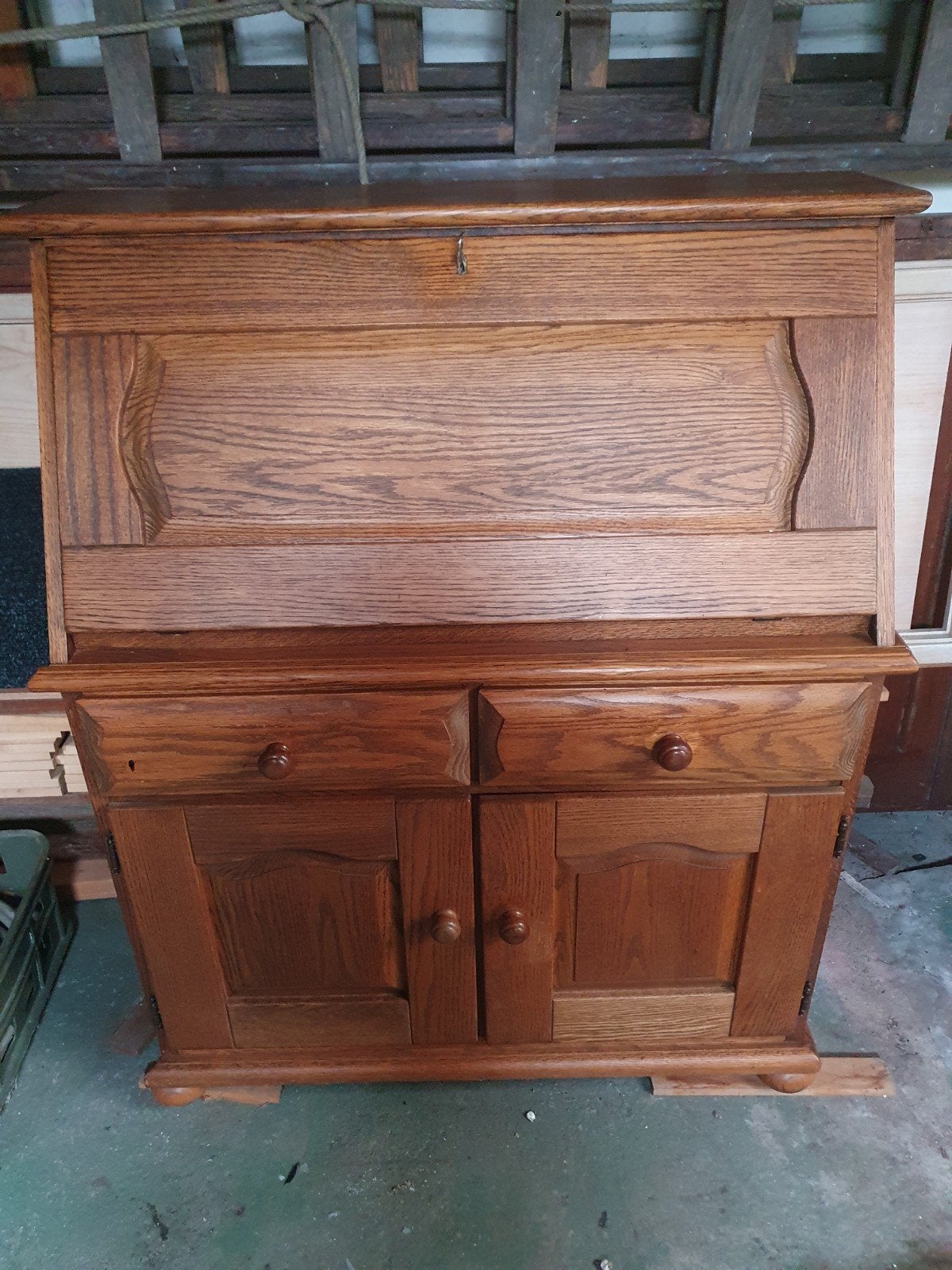 Klassiek eikenhouten secretaire met klepdeksel, Huis en Inrichting, Kasten | Secretaires, Ophalen, Gebruikt