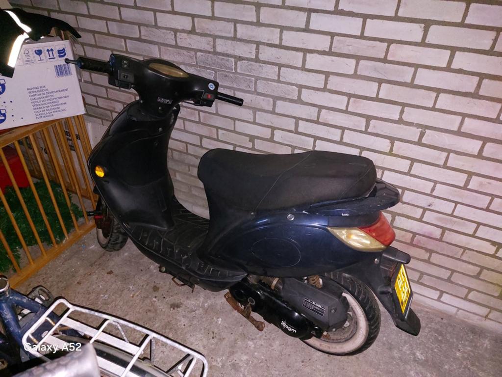 AGM Zipp Look A Like Scooter - Werkt, sleutel kwijt, Fietsen en Brommers, Ophalen