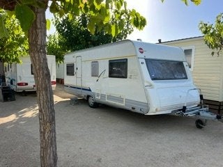 Burstner Amara 580 TS Caravan bouwjaar  2001, Caravans en Kamperen, Vast bed, Rondzit, Particulier, Ringverwarming
