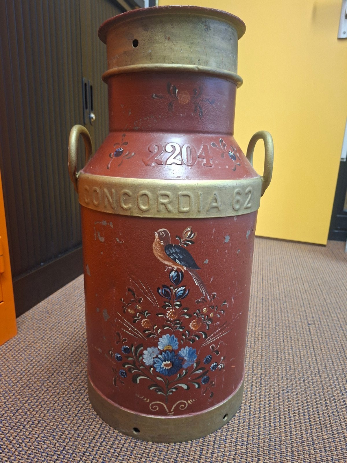 Antieke melkbus met handgeschilderde decoratie, Ophalen