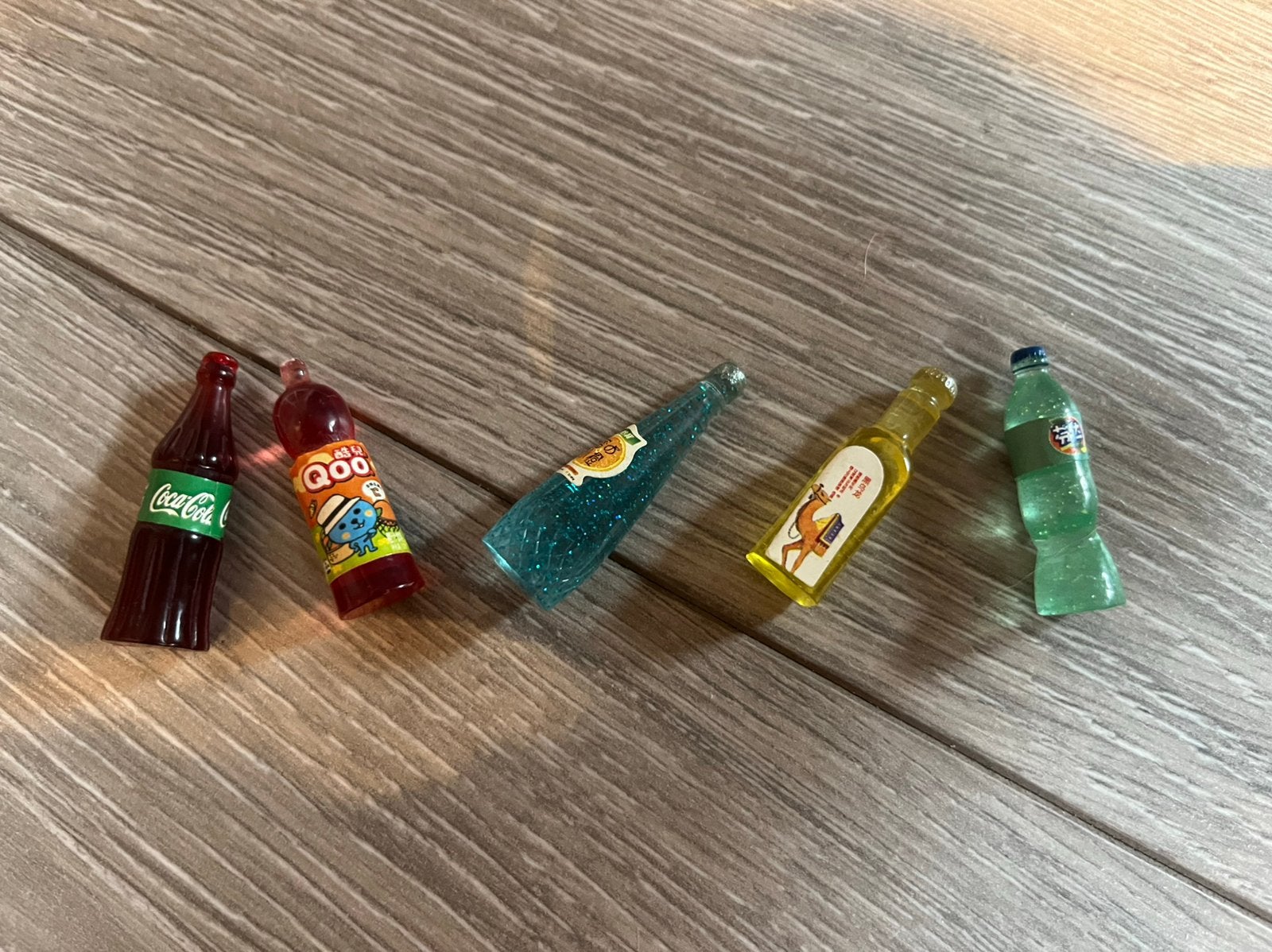 5 flesjes drinken poppenhuis incl verzenden, Ophalen, Nieuw, Poppenhuis